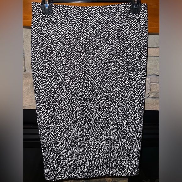 Vince Camuto Pencil Skirt - Picture 2 of 4